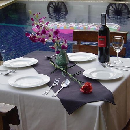 Karon Pool Hotel Luaran gambar